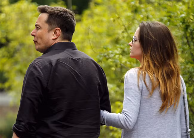 Elon Musk và Talulah Riley. Mike Blake / Reuters