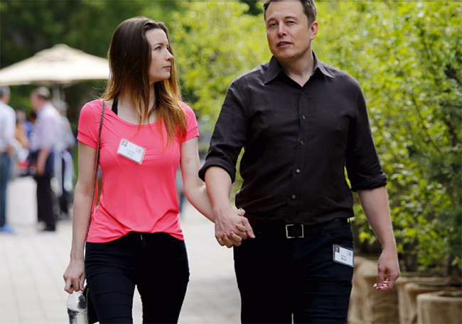 Elon Musk và Talulah Riley. Mike Blake / Reuters
