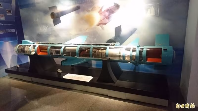 Mẫu trưng bày tên lửa HF-2E (Ảnh: liberty).