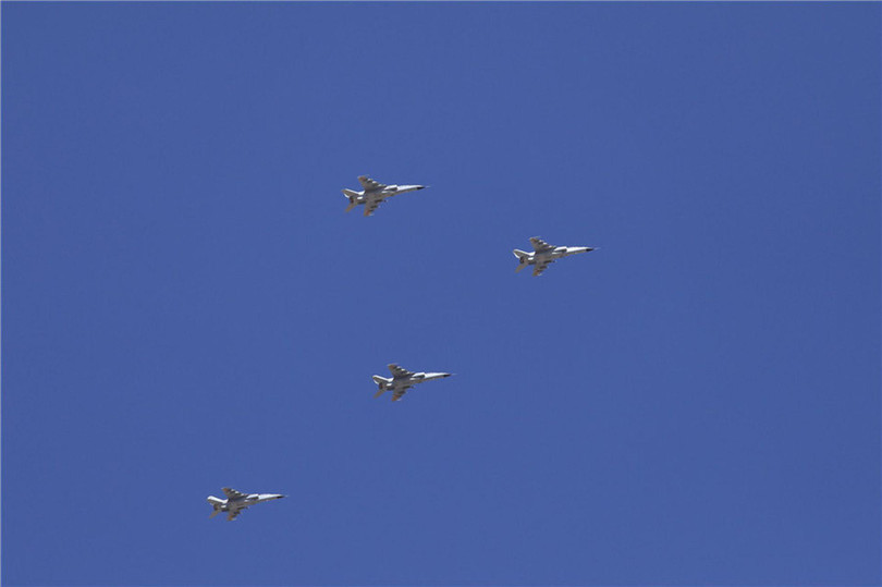 Các máy bay JH-7A tham gia tập trận (Ảnh: BQPTQ). Các máy bay JH-7A tham gia tập trận (Ảnh: BQPTQ).