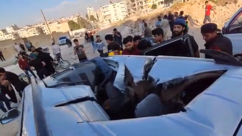 Một xe hơi chở phần tử khủng bố bị trúng tên lửa AGM-114R9X "Ninja bomb" (Ảnh: chinatimes).