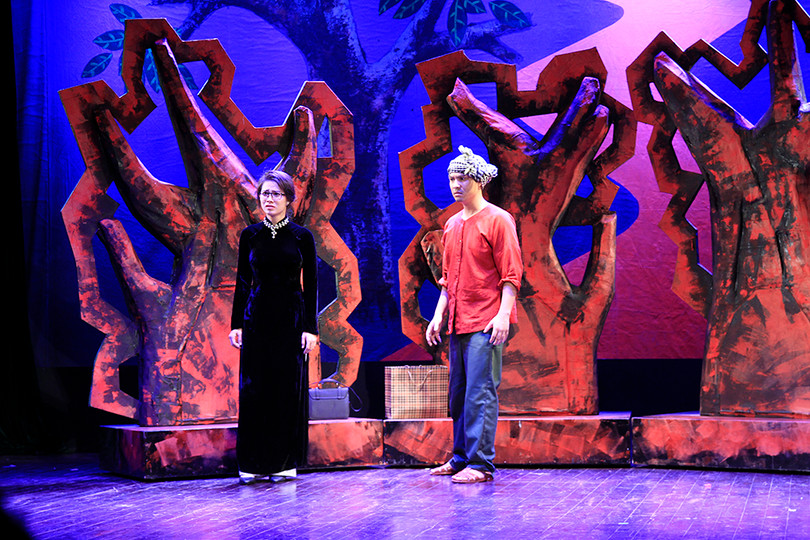 Video: “Biệt đội Báo Đen” khốc liệt và lãng mạn trên sân khấu Nhà hát Lớn ảnh 12