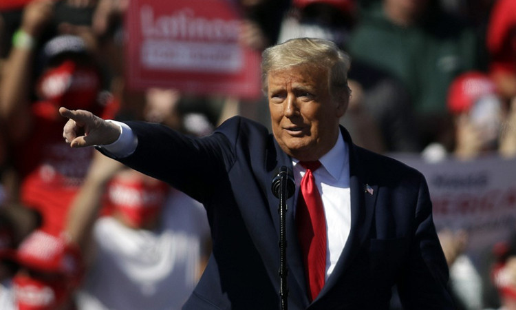 Trump ghét bị thua và trong suốt cả cuộc đời mình, ông luôn đổ lỗi các thất bại của mình cho các yếu tố bên ngoài. Trump ghét bị thua và trong suốt cả cuộc đời mình, ông luôn đổ lỗi các thất bại của mình cho các yếu tố bên ngoài.