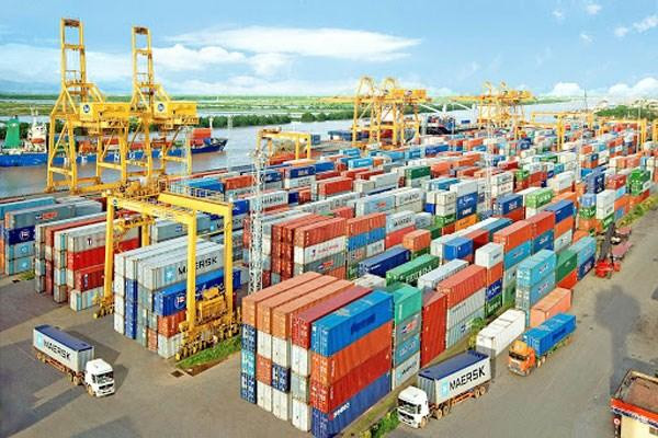 Việt Nam là một trong số ít nước có xuất khẩu tăng trưởng ấn tượng trong bối cảnh thương mại toàn cầu bị ảnh hưởng nặng nề bởi Covid-19. Ảnh: AFP