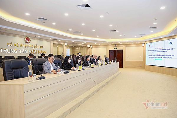 Buổi công bố Báo cáo thường niên chuyển đổi số doanh nghiệp 2021 của Bộ KH&ĐT. Buổi công bố Báo cáo thường niên chuyển đổi số doanh nghiệp 2021 của Bộ KH&ĐT.
