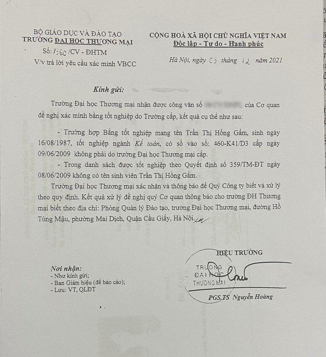 Xác nhận của Hiệu trưởng Trường Đại học Thương mại. Xác nhận của Hiệu trưởng Trường Đại học Thương mại.