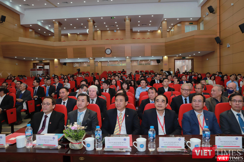 Các đại biểu dự lễ kỷ niệm 60 năm và đón Huân chương Lao động hạng Nhất của Viện đào tạo YHDP&YTCC Các đại biểu dự lễ kỷ niệm 60 năm và đón Huân chương Lao động hạng Nhất của Viện đào tạo YHDP&YTCC