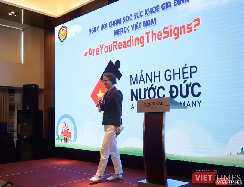 TS. Wallat Josefine - đại diện Tổng lãnh sự quán CHLB Đức đánh giá cao nỗ lực của ngành y tế Việt Nam trong việc phòng chống ĐTĐ