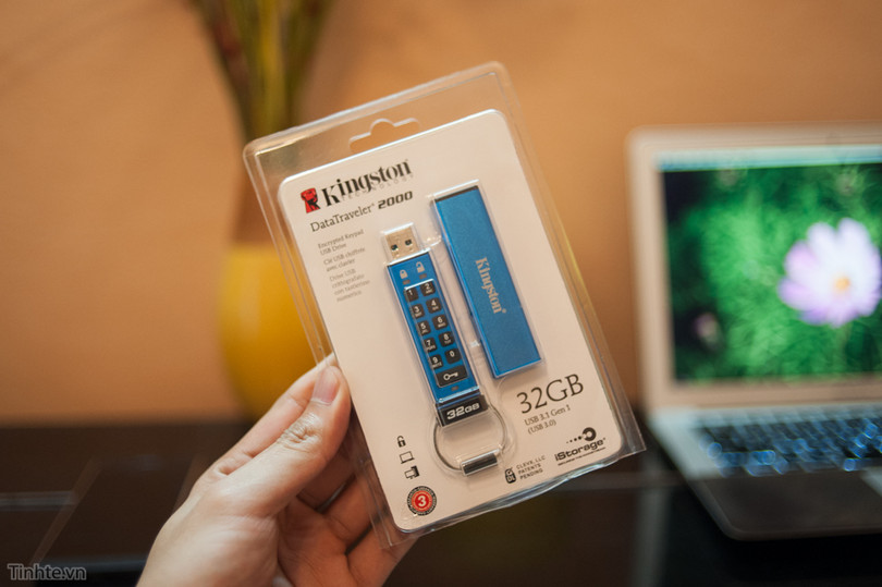 Trên tay ổ USB Flash bảo mật bằng phím số của Kingston
