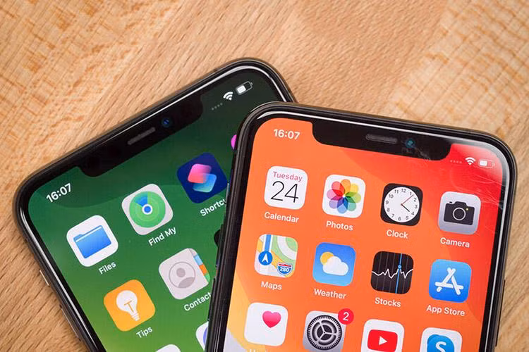 iPhone vẫn trung thành với màn hình tai thỏ.