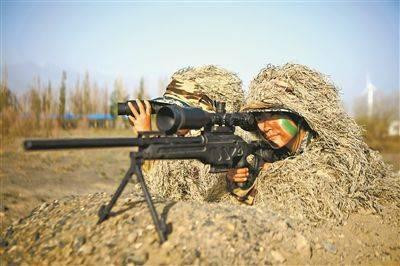 Huấn luyện bắn tỉa (Ảnh: Sina). Huấn luyện bắn tỉa (Ảnh: Sina).