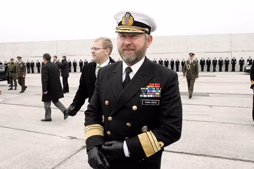 Ông Tarmo Kouts trong quân phục Hải quân (Ảnh: ohtuleht.ee). Ông Tarmo Kouts trong quân phục Hải quân (Ảnh: ohtuleht.ee).
