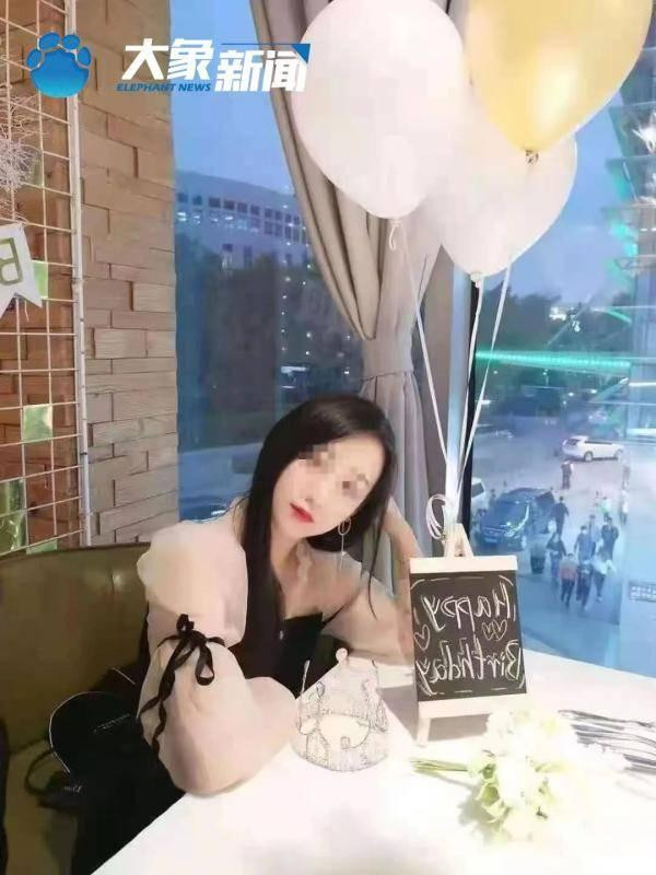 Ảnh Uông X chụp nhân sinh nhật đầu năm nay bị đạo và bị coi là Hứa Diễm (Ảnh: Dwnews). Ảnh Uông X chụp nhân sinh nhật đầu năm nay bị đạo và bị coi là Hứa Diễm (Ảnh: Dwnews).