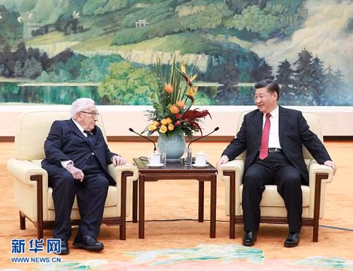 Là người có công "phá băng" trong quan hệ Mỹ - Trung, ông Kisinger được Trung Quốc coi là thượng khách và thường xuyên được lãnh đạo Trung Quốc tiếp kiến (Ảnh: Tân Hoa xã).