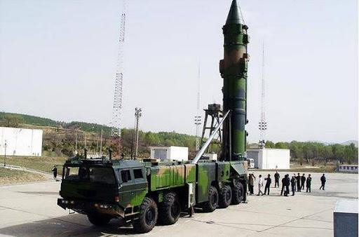 Tháng 8/2020, Trung Quốc đã phóng tên lửa đạn đạo tầm trung Dongfeng-21D ra Biển Đông nhằm đe dọa Mỹ (Ảnh: Sina). Tháng 8/2020, Trung Quốc đã phóng tên lửa đạn đạo tầm trung Dongfeng-21D ra Biển Đông nhằm đe dọa Mỹ (Ảnh: Sina).