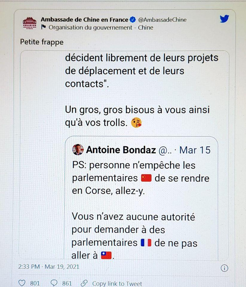 Bản tweet của Đại sứ quán Trung Quốc tại Pháp gọi ông Antoine Bondaz là “Petite frappe” (côn đồ) đã khiến dư luận Pháp nổi sóng (Ảnh chụp màn hình). Bản tweet của Đại sứ quán Trung Quốc tại Pháp gọi ông Antoine Bondaz là “Petite frappe” (côn đồ) đã khiến dư luận Pháp nổi sóng (Ảnh chụp màn hình).