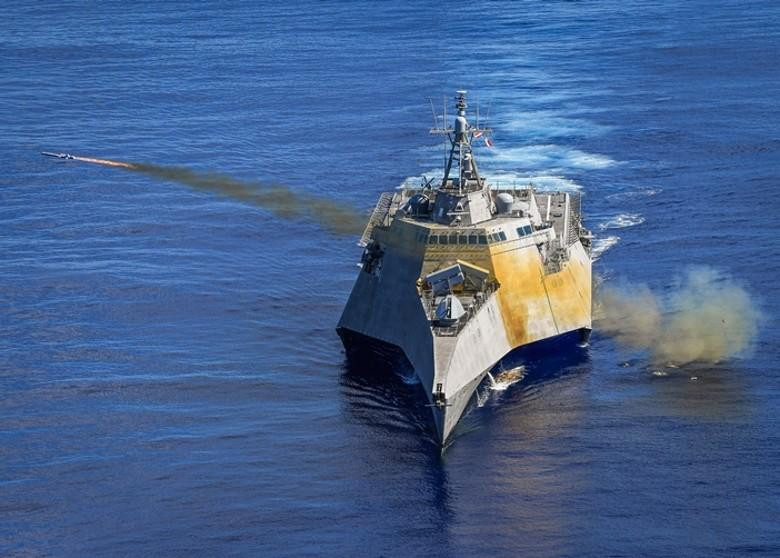 Tàu tác chiến ven biển USS Giffords của Mỹ bắn thử tên lửa tấn công hải quân (Ảnh: Đông Phương). Tàu tác chiến ven biển USS Giffords của Mỹ bắn thử tên lửa tấn công hải quân (Ảnh: Đông Phương).