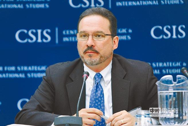 Ông Michael Green, Phó Giám đốc CSIS cho rằng chính sự hung hăng của Trung Quốc đã khiến sự hợp tác của cơ chế "đối thoại an ninh bốn bên" trở nên gắn kết hơn và được nâng cấp lên cấp độ thượng đỉnh hiện nay (Ảnh: chinatimes) Ông Michael Green, Phó Giám đốc CSIS cho rằng chính sự hung hăng của Trung Quốc đã khiến sự hợp tác của cơ chế "đối thoại an ninh bốn bên" trở nên gắn kết hơn và được nâng cấp lên cấp độ thượng đỉnh hiện nay (Ảnh: chinatimes)