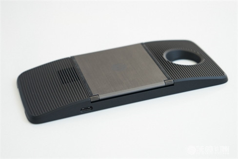 Cận cảnh máy chiếu Insta Share Projector.