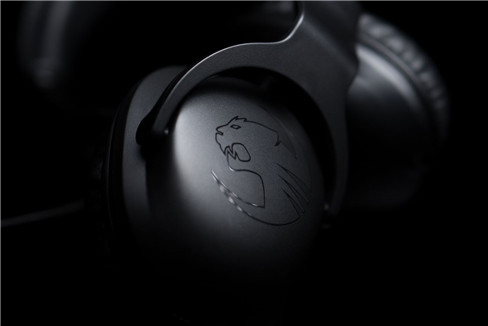 Ngắm tai nghe chơi game Roccat Cross