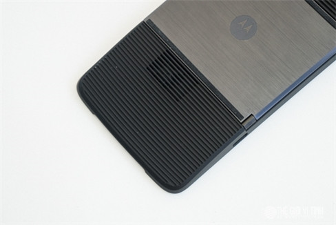 Cận cảnh máy chiếu Insta Share Projector.