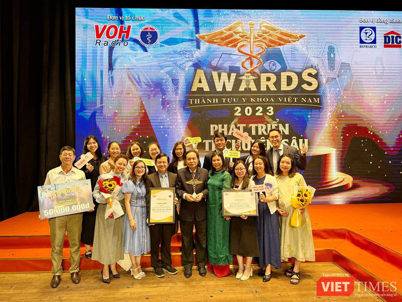 vt-benh-vien-my-duc-vinh-du-nhan-giai-thuongthanh-tuu-y-khoa-viet-nam-lan-4-nam-2023-5913.jpg