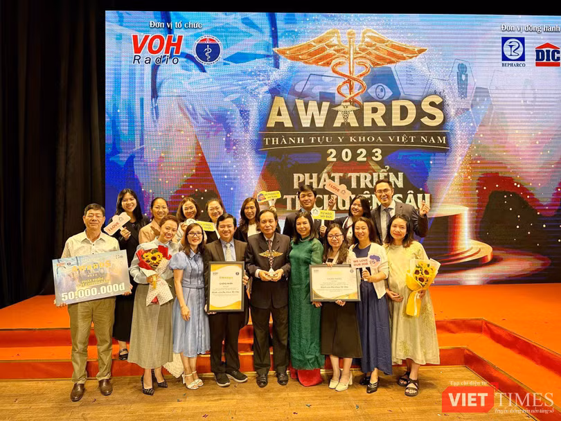 vt-benh-vien-my-duc-vinh-du-nhan-giai-thuongthanh-tuu-y-khoa-viet-nam-lan-4-nam-2023-5913.jpg
