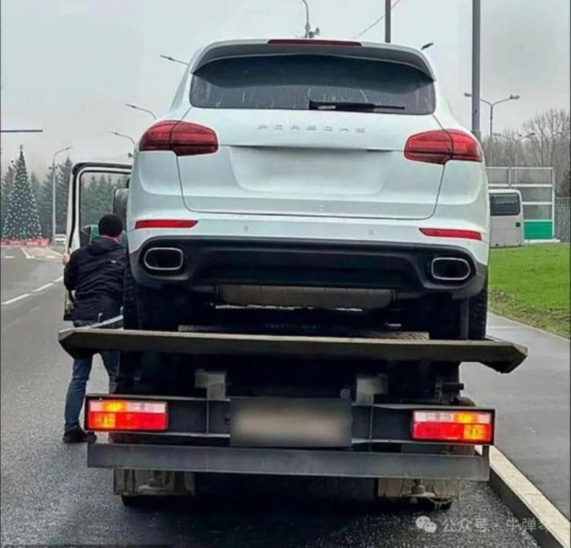 Sieu xe tro thanh dong sat.jpg