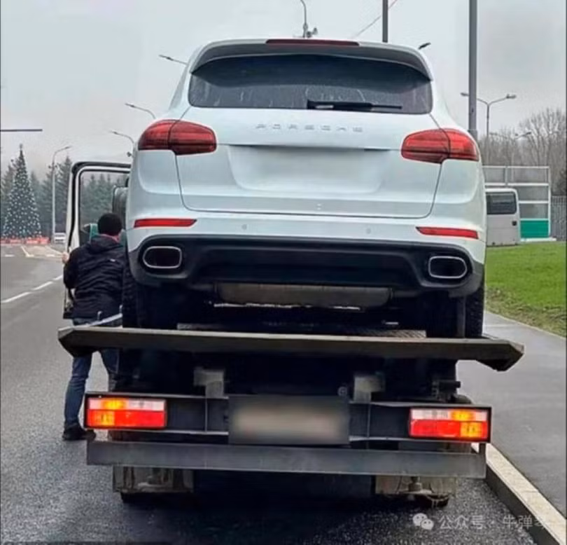 Sieu xe tro thanh dong sat.jpg