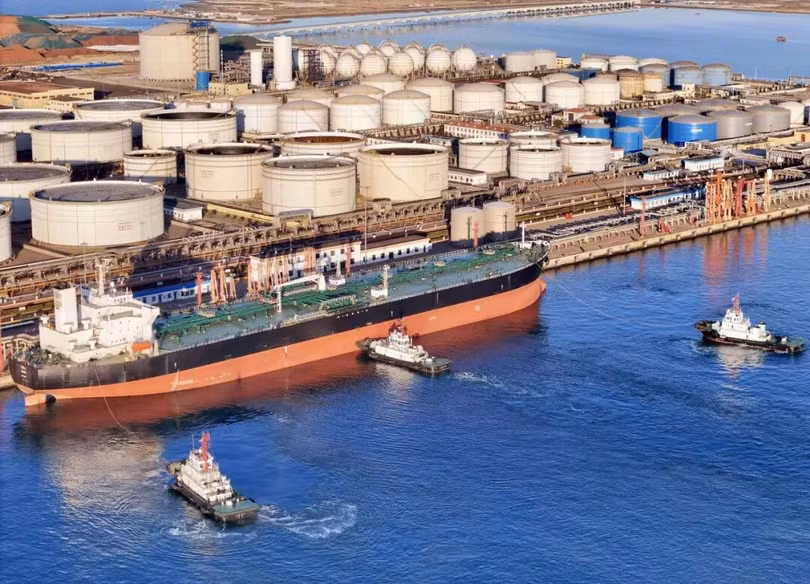 Tau cho dau nhap kho.jpg