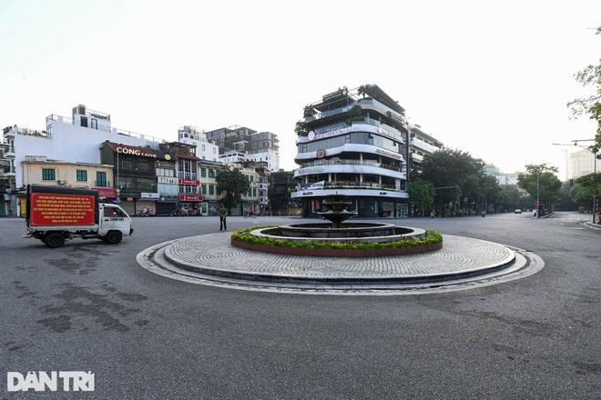 Hà Nội sẽ tiếp tục giãn cách xã hội toàn thành phố thêm 15 ngày. Hà Nội sẽ tiếp tục giãn cách xã hội toàn thành phố thêm 15 ngày.