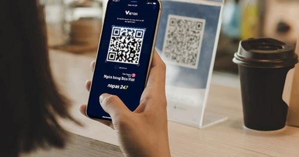 Thanh toán qua mã QR ngày càng phổ biến, góp phần kích thích thanh toán không dùng tiền mặt. Ảnh: LAM GIANG Thanh toán qua mã QR ngày càng phổ biến, góp phần kích thích thanh toán không dùng tiền mặt. Ảnh: LAM GIANG