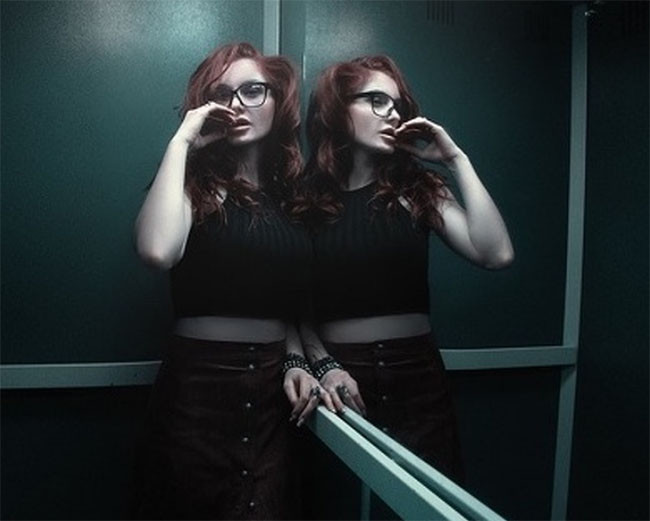 Làm thế nào để thoát khỏi thang máy bị kẹt khi không có trợ giúp? ảnh 1