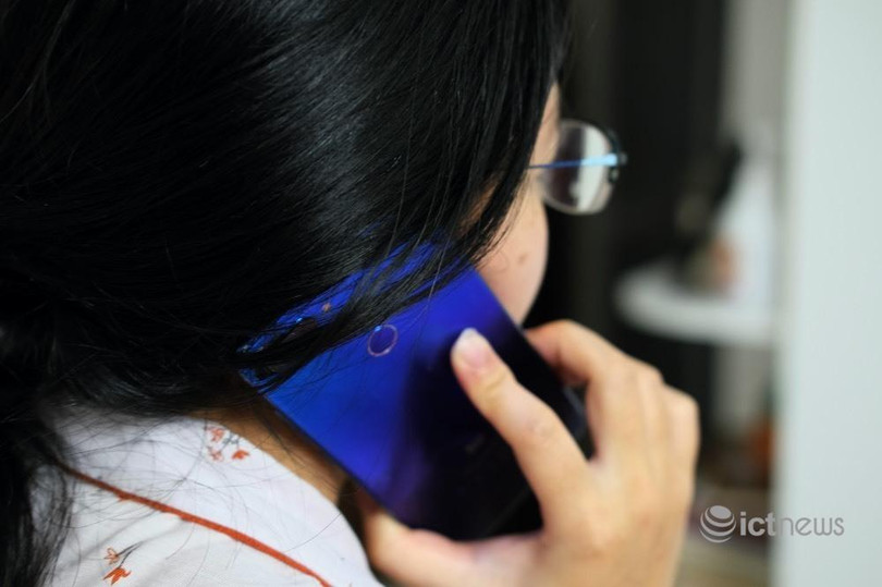 Người dân nên cẩn trọng khi nhận được các cuộc gọi đến xưng là nhân viên tổ chức nào đó để yêu cầu cung cấp mã OTP, thông tin ngân hàng... (Ảnh minh hoạ) Người dân nên cẩn trọng khi nhận được các cuộc gọi đến xưng là nhân viên tổ chức nào đó để yêu cầu cung cấp mã OTP, thông tin ngân hàng... (Ảnh minh hoạ)