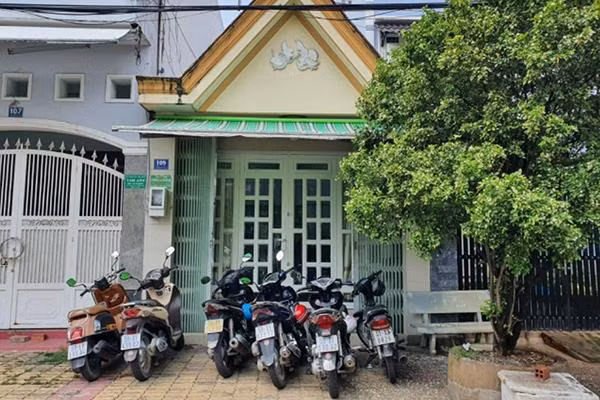Dư luận bất ngờ khi ông Nguyễn Vũ Quốc Anh - người chịu trách nhiệm pháp luật của tập đoàn công nghệ 500.000 tỷ lại đang ở trong một căn nhà cấp 4.