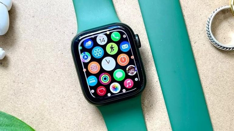 Apple Watch được xem là thiết bị tái định nghĩa đồng hồ thông minh (Ảnh: Future). Apple Watch được xem là thiết bị tái định nghĩa đồng hồ thông minh (Ảnh: Future).