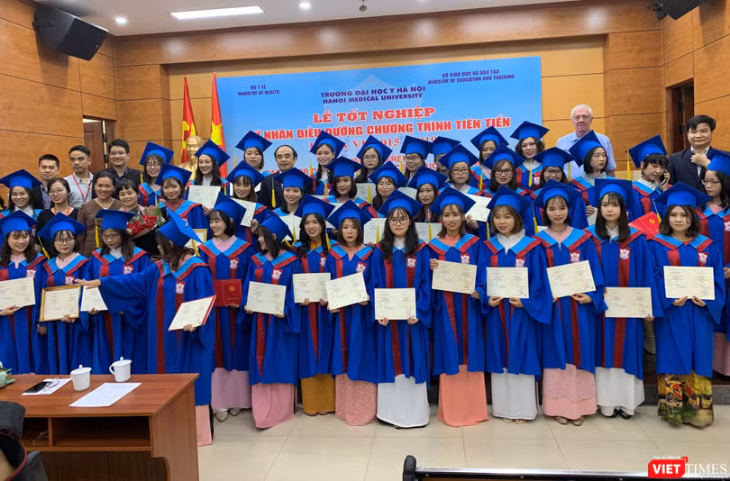36 cử nhân điều dưỡng đào tạo theo chương trình tiên tiến nhận bằng tốt nghiệp