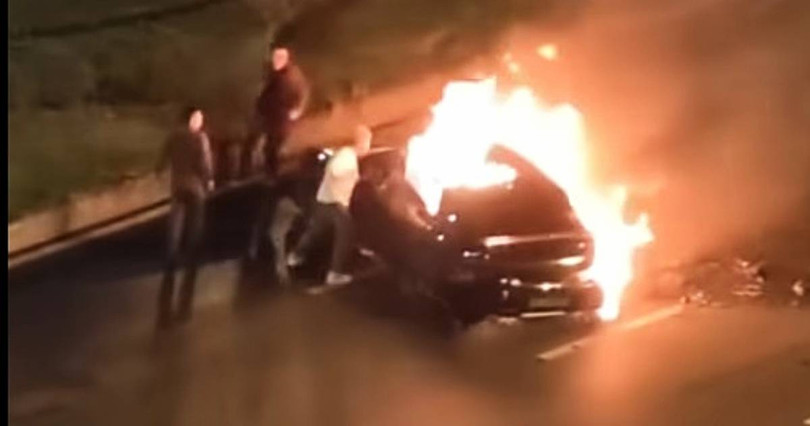 Vu chay xe ket cua.jpg