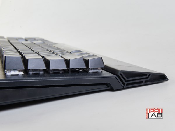 Chút kiểu cách nơi đế lót cổ tay.