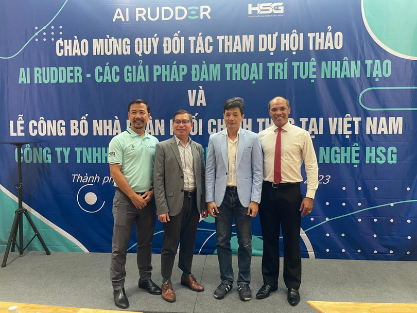 Các diễn giả tham gia hội nghị về Giải pháp đàm thoại AI