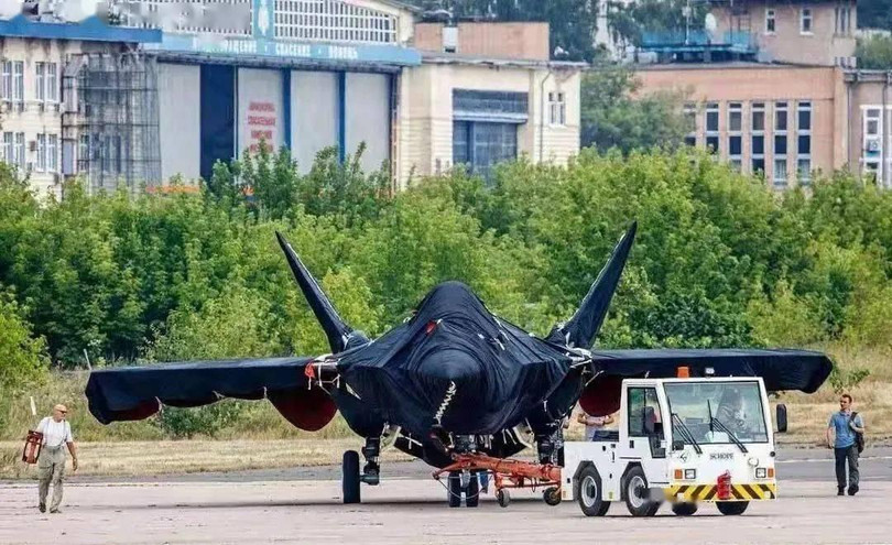 Ảnh chụp chính diện chiếc máy bay (Ảnh: Sohu). Ảnh chụp chính diện chiếc máy bay (Ảnh: Sohu).