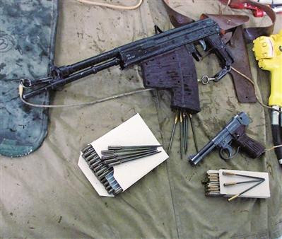 Súng và đạn của người nhái chiến đấu dưới nước (Ảnh: sina). Súng và đạn của người nhái chiến đấu dưới nước (Ảnh: sina).