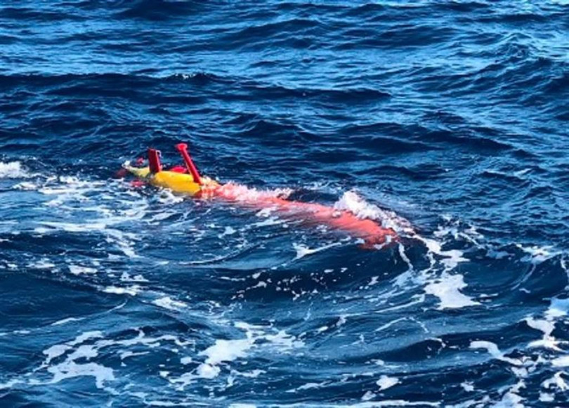 Tàu ngầm không người lái Hải Kình-2000 được thử nghiệm trên biển (Ảnh: SCMP).