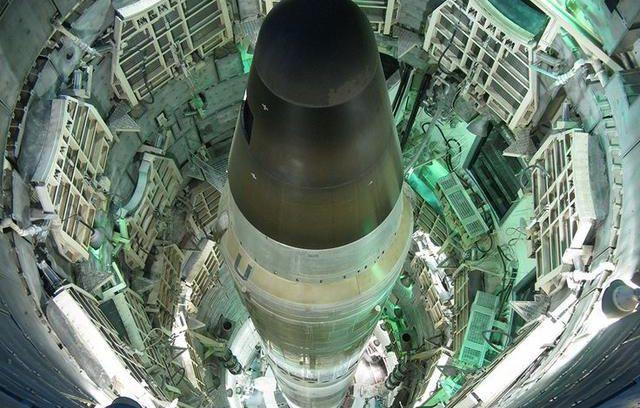 Tên lửa ICBM trong giếng phóng (Ảnh: Sohu).