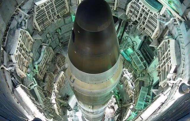 Tên lửa ICBM trong giếng phóng (Ảnh: Sohu).