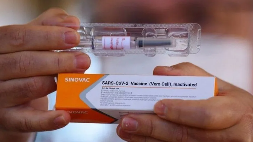 Indonesia đã nhận 105 triệu liều vaccine Sinovac, chiếm 90% tổng số vaccine ở nước này (Ảnh: Yahoo).