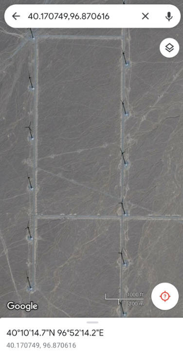 Sau khi phóng đại các điểm tọa độ, cư dân mạng nước ngoài đã thấy rõ hình ảnh các turbin gió (Ảnh: TTTK). Sau khi phóng đại các điểm tọa độ, cư dân mạng nước ngoài đã thấy rõ hình ảnh các turbin gió (Ảnh: TTTK).