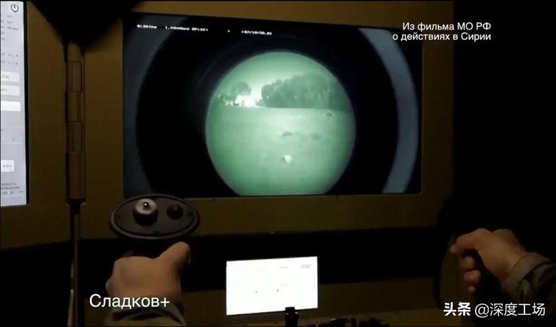 Lính Nga điều khiển xe robot chiến đấu trên xe chỉ huy từ xa (Ảnh: toutiao). Lính Nga điều khiển xe robot chiến đấu trên xe chỉ huy từ xa (Ảnh: toutiao).