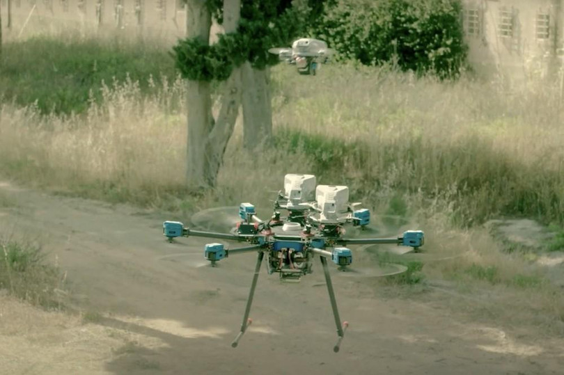 UAV Lanius tách khỏi máy bay không người lái "mẹ" đi làm nhiệm vụ (Ảnh: Elbit System). UAV Lanius tách khỏi máy bay không người lái "mẹ" đi làm nhiệm vụ (Ảnh: Elbit System).