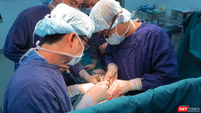 Một ca phẫu thuật ở Bệnh viện Việt Đức